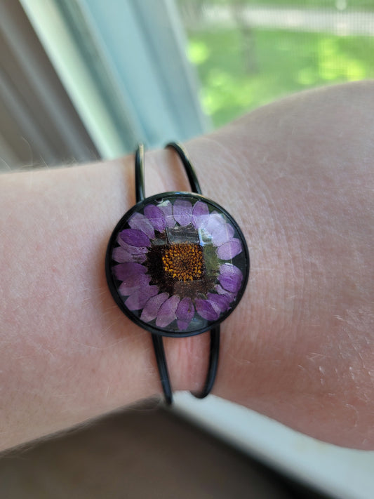 Goth Black and Purple Pressed Daisy Flower Resin Cabochon Bracelet