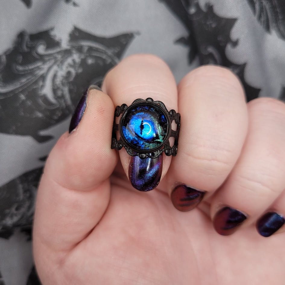 Adjustable Dragon Eye D&D Fantasy Ring on Filigree Black Band (Multiple Styles)