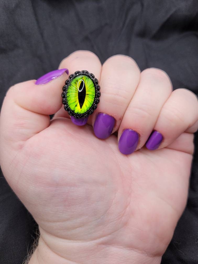 Oval Dragon Eye RPG DND Fantasy Cosplay Ring