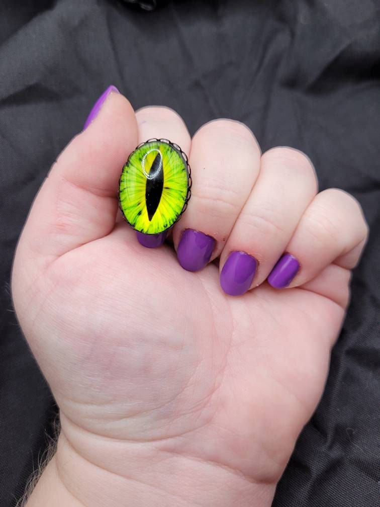 Oval Dragon Eye RPG DND Fantasy Cosplay Ring
