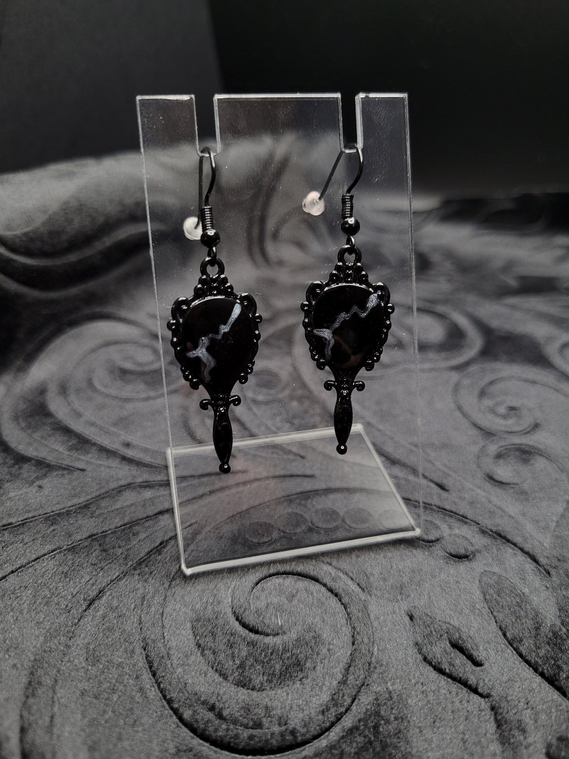Goth Gamer VTM VTMB Vampire: The Masquerade - Bloodlines RPG Broken Mirror Malkavian Clan Earrings