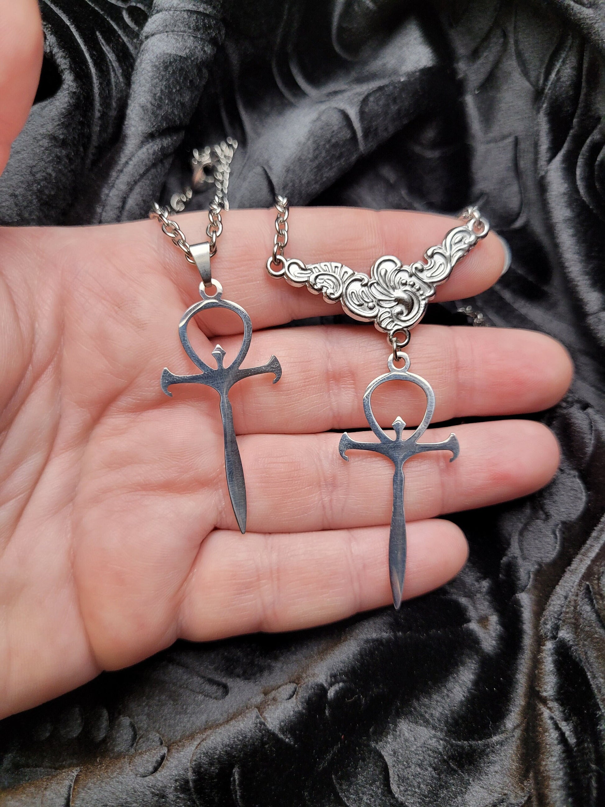 Stainless Steel Goth Gamer Vampire: The Masquerade - Bloodlines VTMB Necklace (multiple styles)