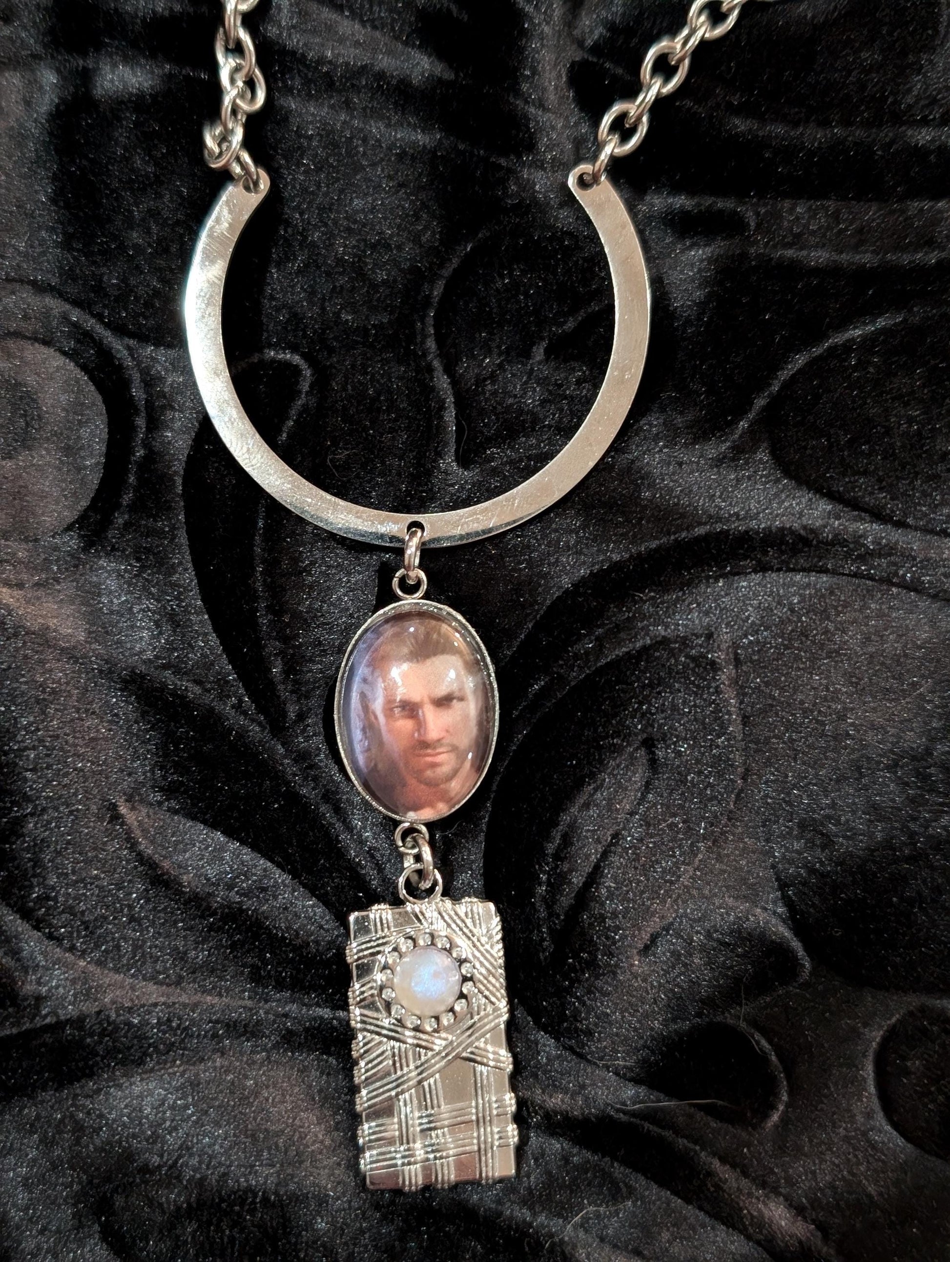 Gale's Grimoire BG3 Stainless Steel Portrait Necklace Baldur's Gate 3 Follower