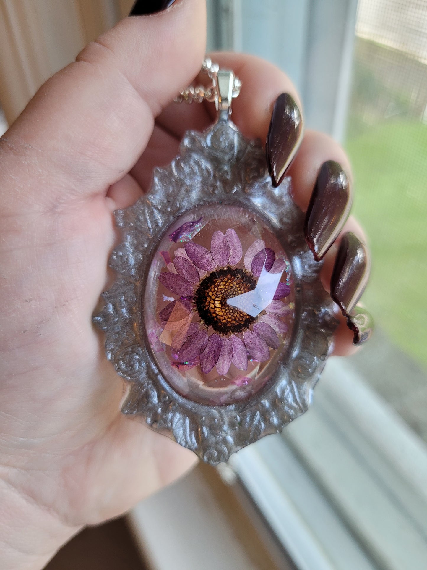 Silver and Purple Resin Faceted Cabochon Pendant Necklace with Pressed Daisy